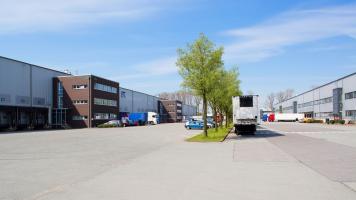 Warehouse and logistics property in Hamburg near port