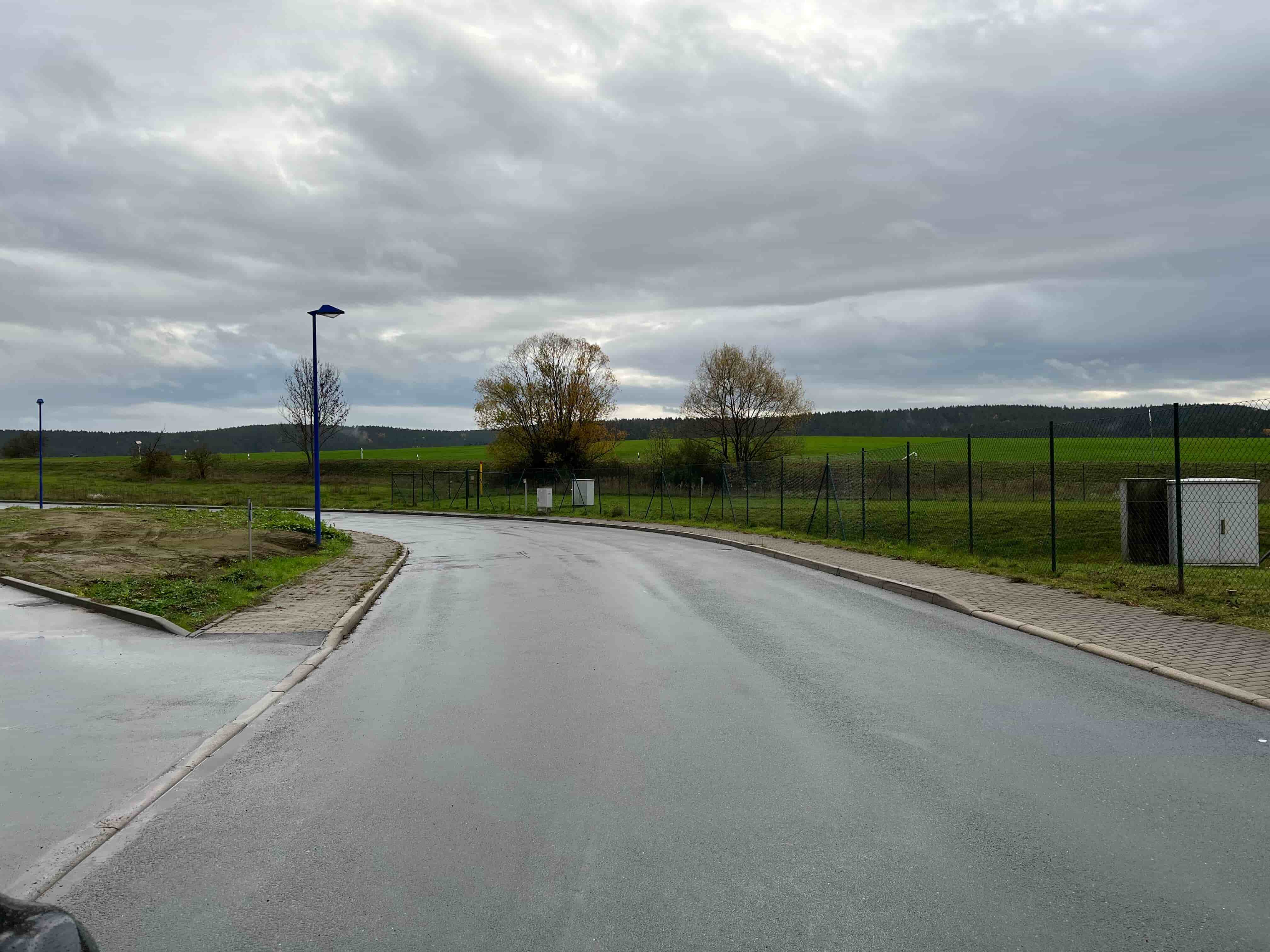 Ansicht 4: Straße zur Gewerbefläche