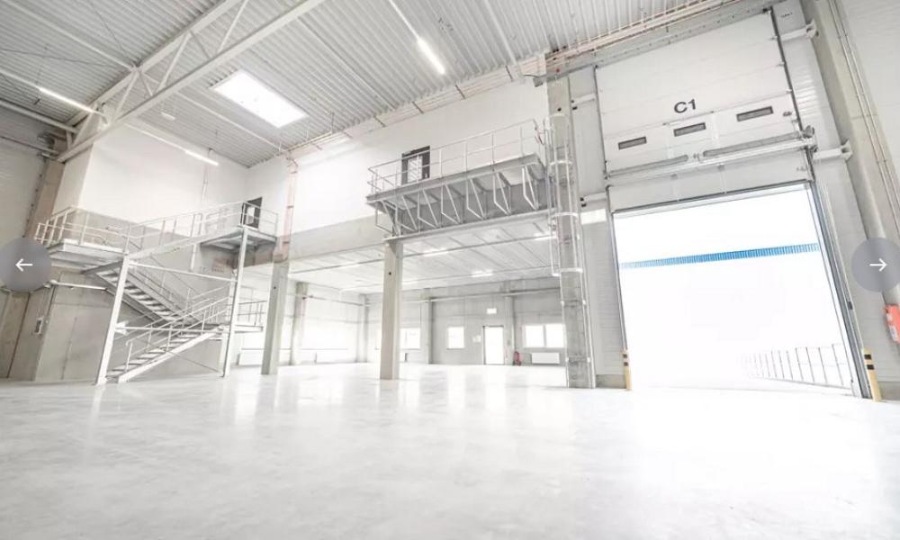 Lagerhalle östlich von München