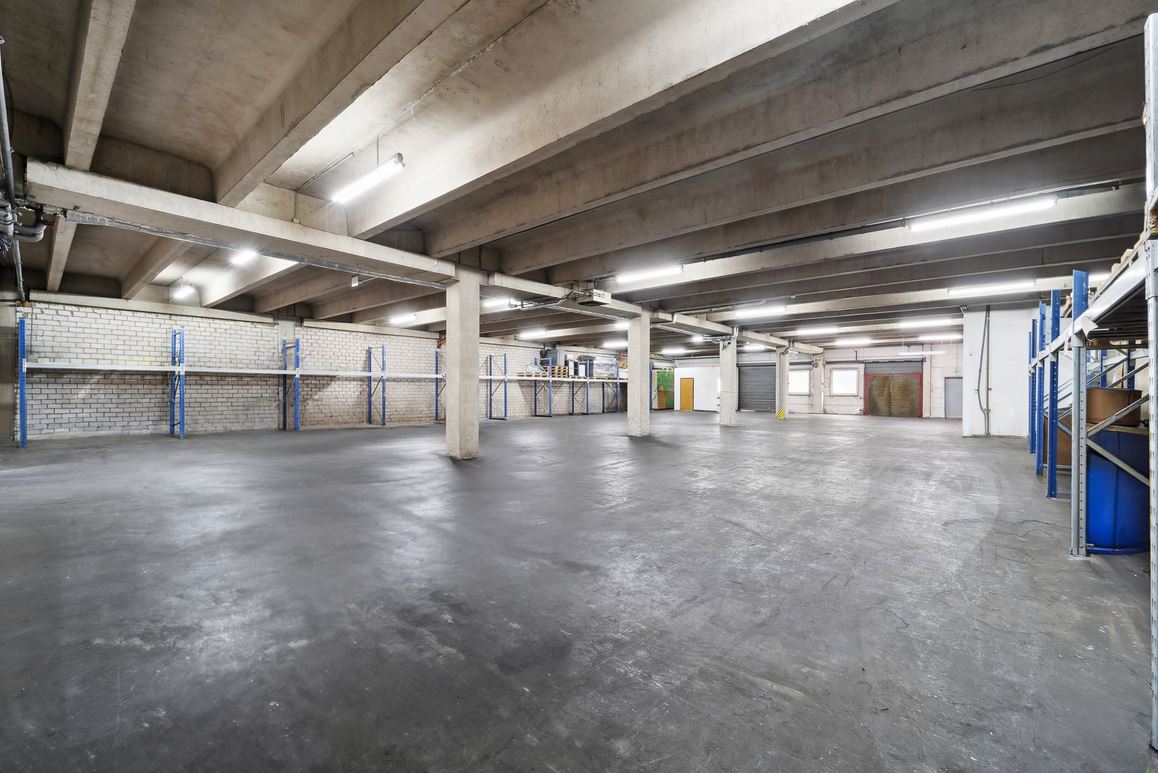 Lagerhalle nördlich von Hannover innen