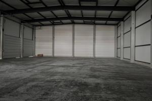 Gewerbehalle an der A6