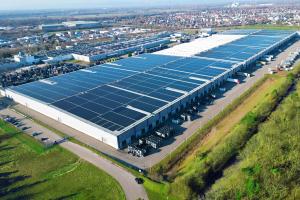 Große Lagerhalle nahe Karlsruhe