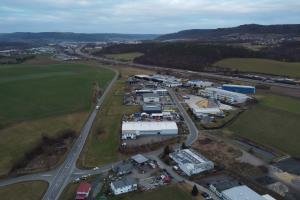 Ansicht 1: Luftbild Richtung Osten gesamtes Gewerbegebiet "Oberanger-Unteranger"