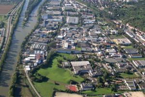 Gewerbegebiet, Industriegebiet: Gewerbegebiet Neckarwiesen (Commercial industrial area)