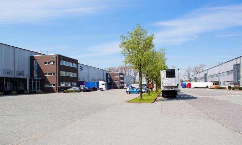 Warehouse and logistics property in Hamburg near port